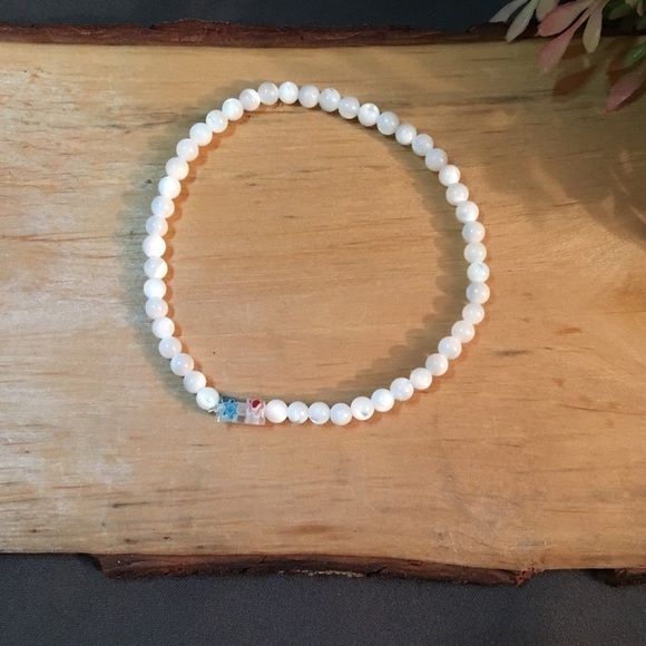 ❇️❤️ semiprecious mini mother of pearl bracelet - Picture 3 of 6